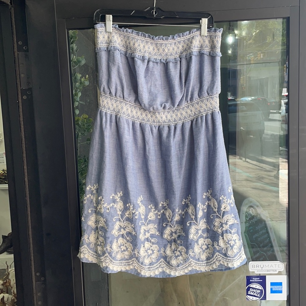 Strapless dress